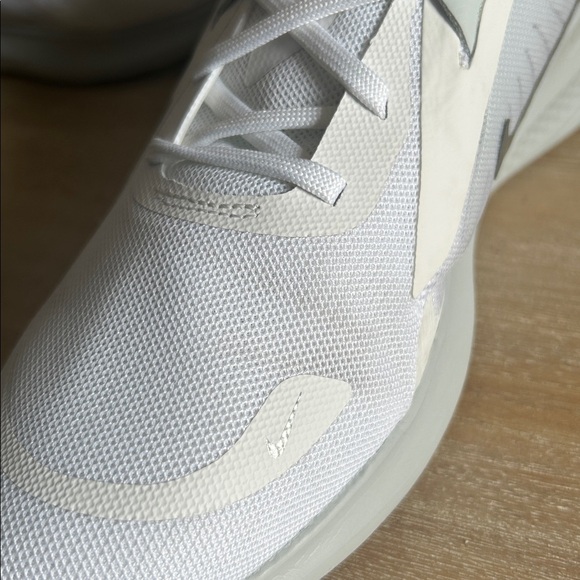 Nike quest 5 women’s sporty, comfortable, white running sneakers size 9 - Picture 13 of 14